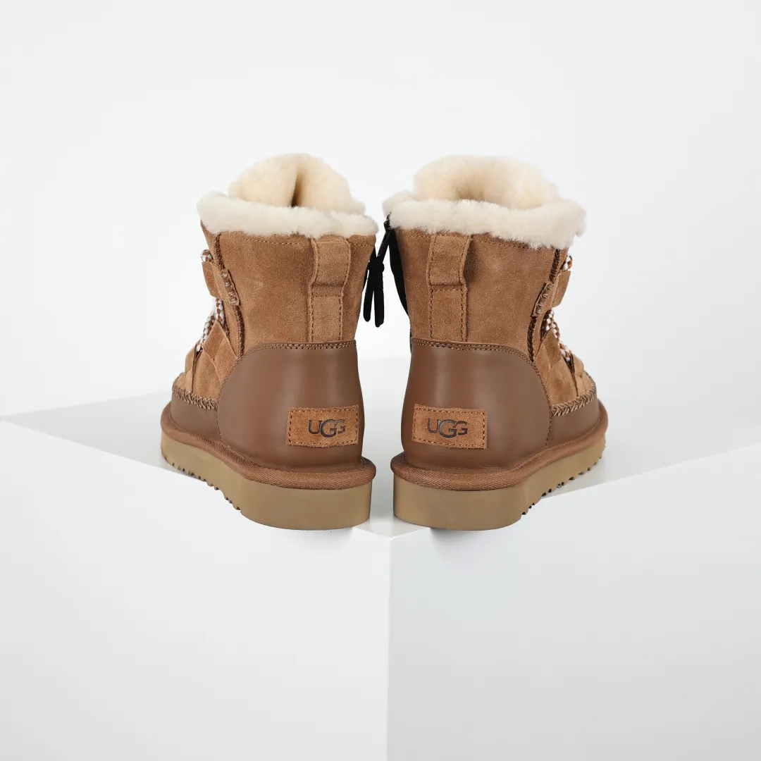 Copywriting price💰720 The core recommendation is good price. The platform’s foreign trade is exclusively for UGG new snow boots 1174574. Produced by the ten-year-old brand shoemaking factory production line. Pay attention to every detail. Longfeng A-grade genuine sheep fur is integrated. It is built in full compliance with the ZP process. Size: 35 36 37 38 39 40